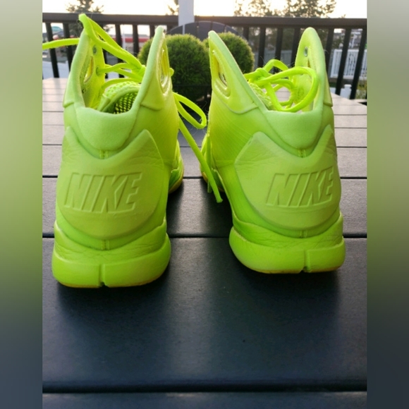 Nike HyperDunk Triple Volt Authentic Collectible - Picture 9 of 10
